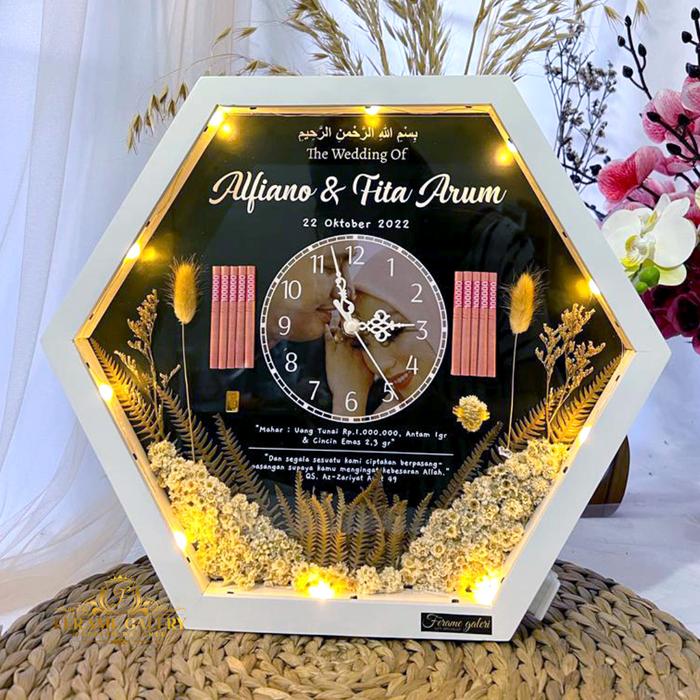 Mahar Pernikahan Jam - 1 Hari Jadi - Mahar Nikah - Mahar Bingkai Hexagonal - Frame Mahar Pernikahan