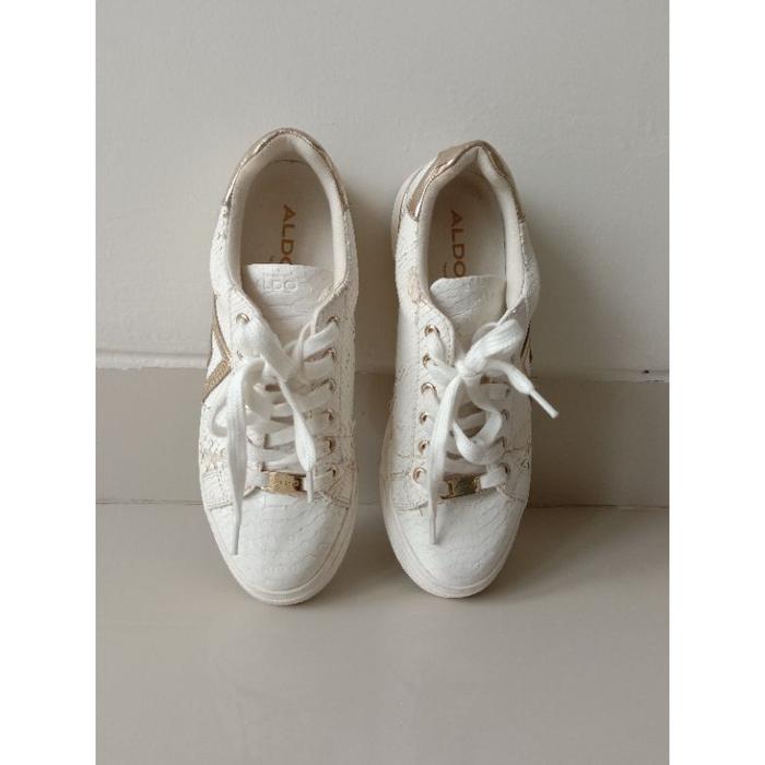 [size 37] preloved sepatu kets wanita aldo putih sneakers list gold white shoes