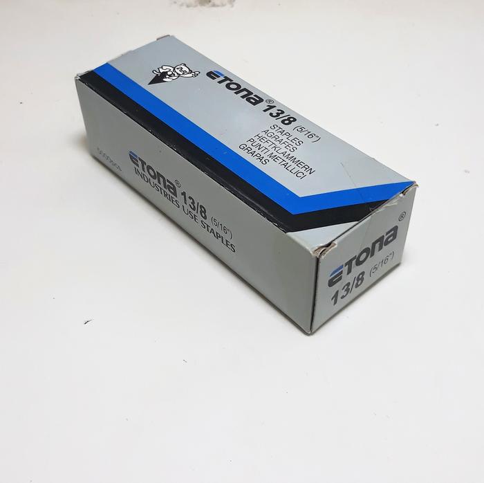 1 PAK - ISI 5000 PCS Isi Stapler Tembak Etona 13/8 - Refill Gun Tacker Etona 13/8 - Kuat Dan Tajam -