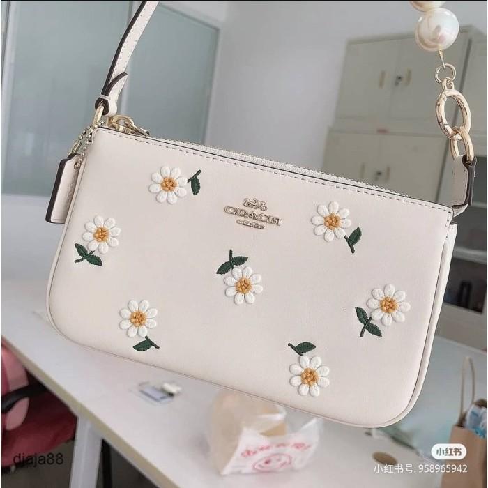 NEW!!! Shoulder Bag Nolita Coach 19 In with Daisy Embroidery [Frosty Shop1]