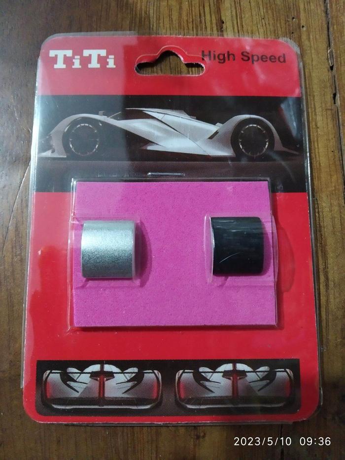 Magnet Tamiya TITI Warna Hitam Putih Ukuran 1,6 x 12,5