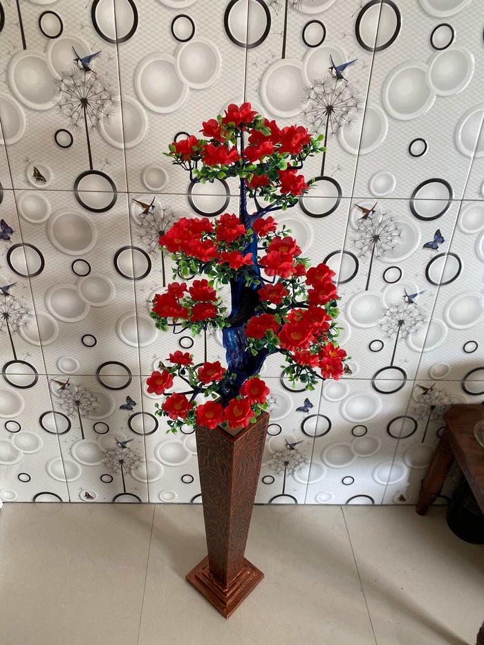 Bunga semanggi artifisial untuk sudut ruangan tinggi ±130cm.