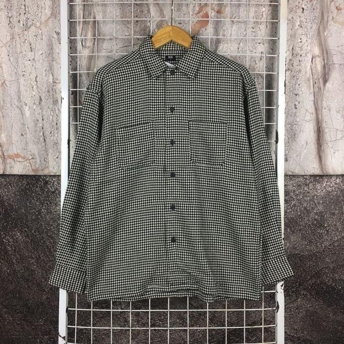 Kemeja Lengan Panjang Pria Wool Flanel Original Uniqlo Size M Oversize . SDA 05504 Second Bekas Prel