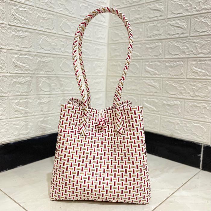 Tas Anyaman Plastik Jali / Tas Belanja Wanita Motif Merah Gold Premium