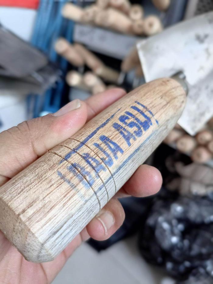 Sendok Cetok Semen BAJA ASLI 18 cm paku 4
