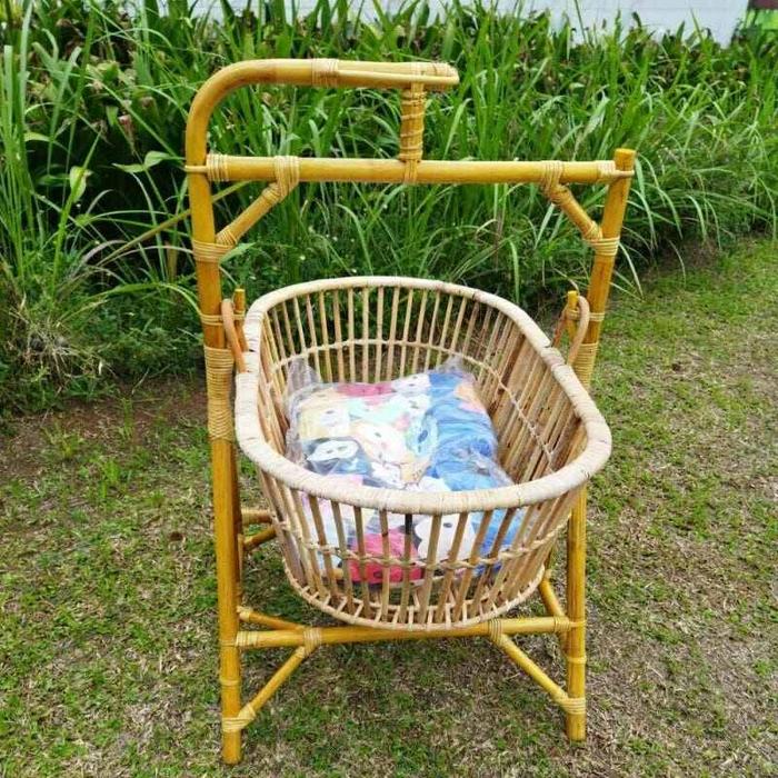 Keranjang Ayunan Bayi Rotan Dengan Kasur / Tempat Tidur Bayi Rotan Minimalis