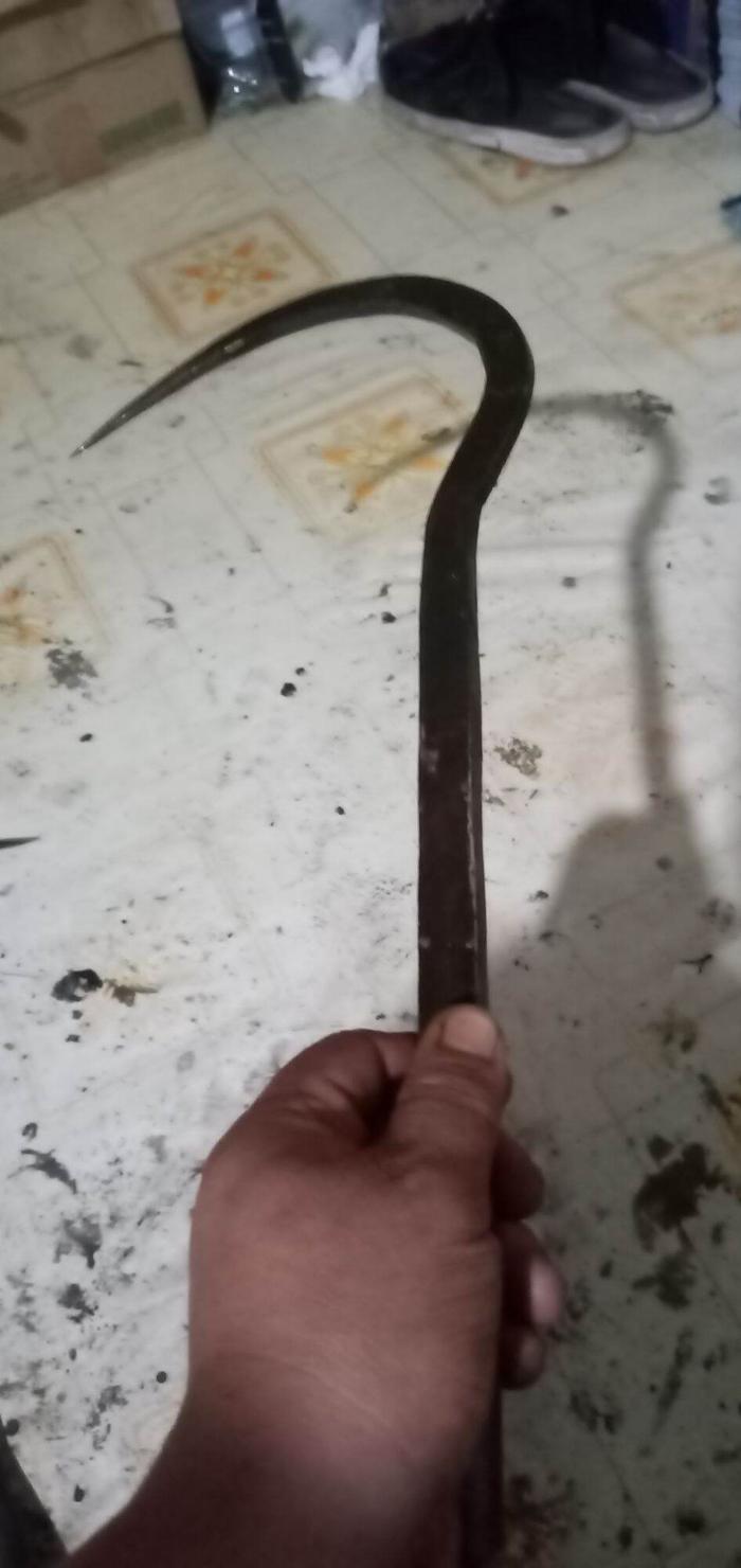 GANCU ALAT UNTUk MENGANGKAT BUAH SAWIT.