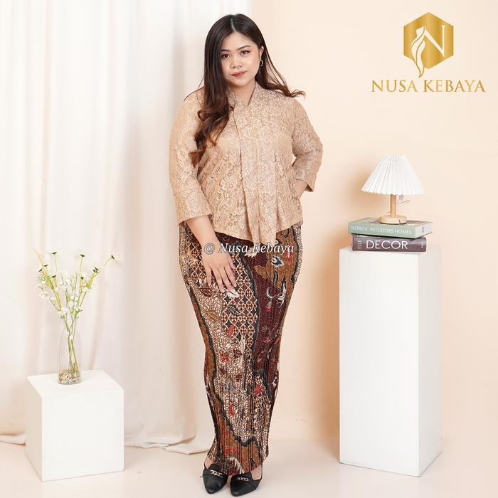 Setelan Kebaya Jumbo Bahan Brukat Model Kutubaru Floy Set Rok Plisket Batik Size 3L 4L 5L 6L LD 120 