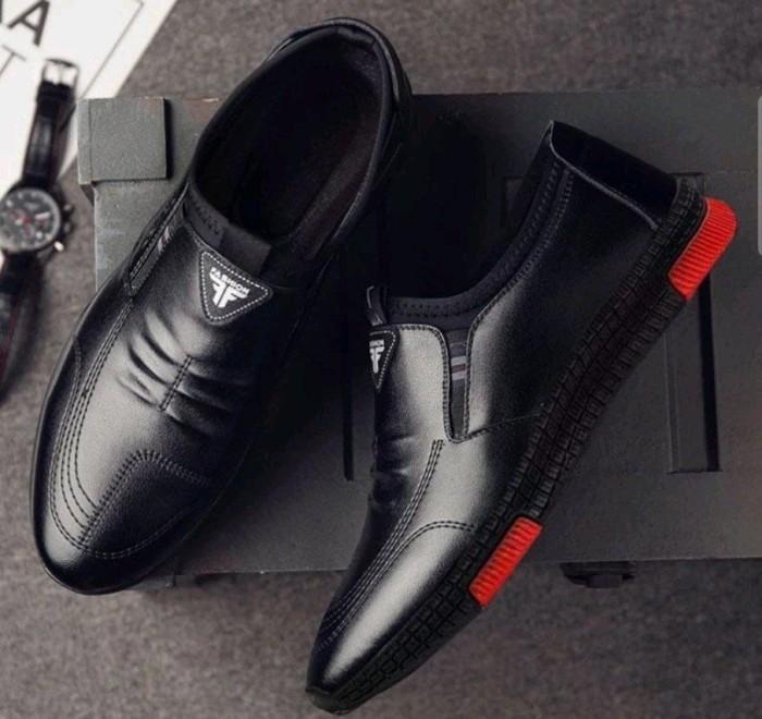SEPATU VELOZ