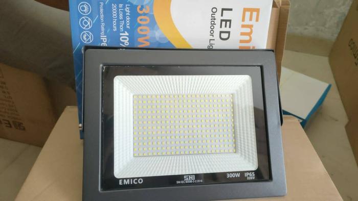 Lampu Sorot Led Outdoor Model Lebar 300w 200w 100 Watt Waterproof Taman Kolam Halaman Panggung