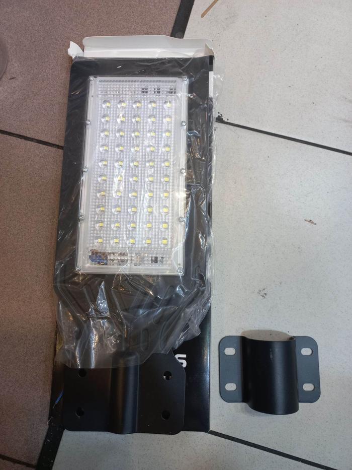 lampu jalan led 50 watt 50w outdoor / lampu PJU led 50 watt / lampu tembak outdoor waterproof 50w