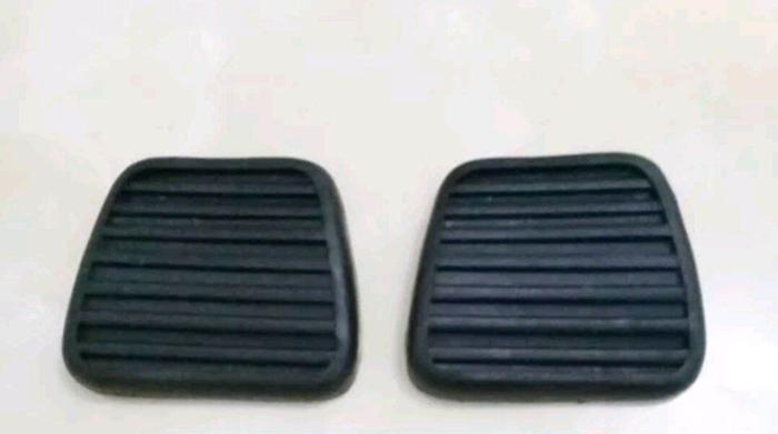 karet pedal rem kopling coltdiesel PS ragasa Maruti canter sepasang