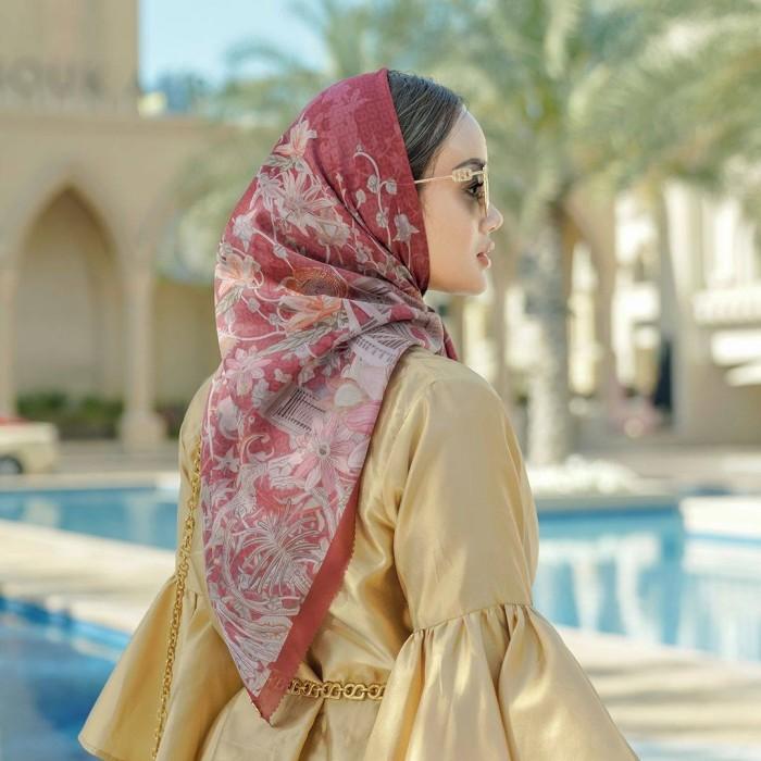 BUTTONSCARVES DUBAI SERIES