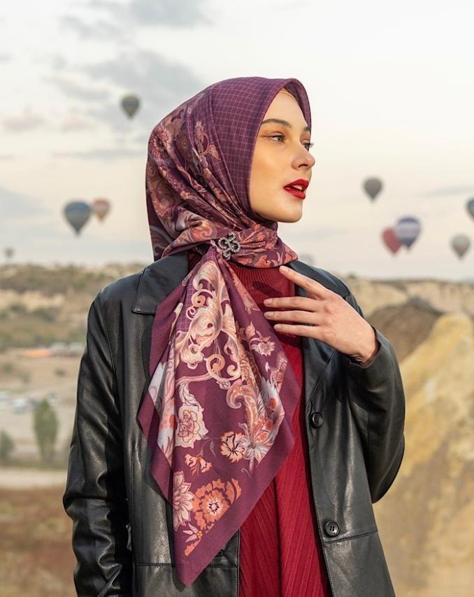 HEAVEN LIGHTS - MARESHA SCARF - HIJAB MOTIF SEGI EMPAT WANITA