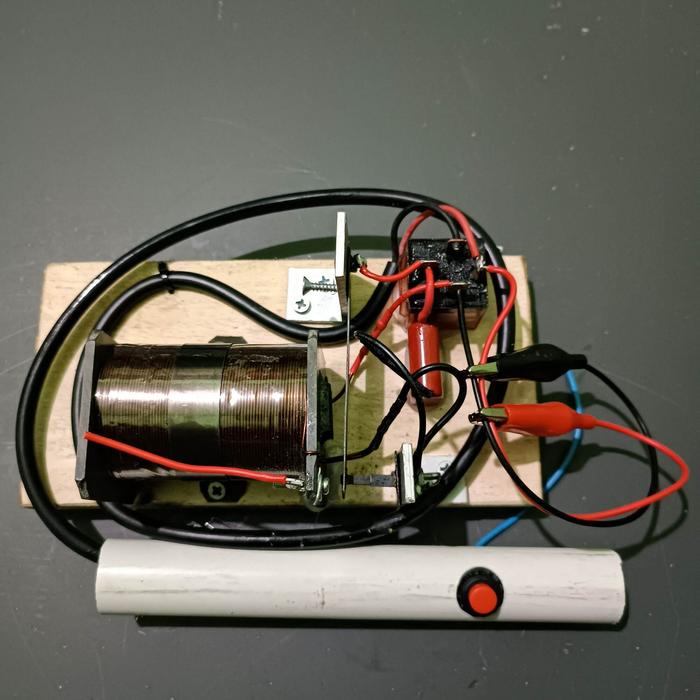 inverter tipe pelatina baja widia 600wat +kondensor