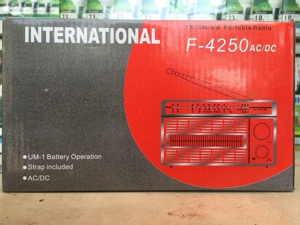 INTERNASIONAL F-4250 FM-AM-SW Portable radio