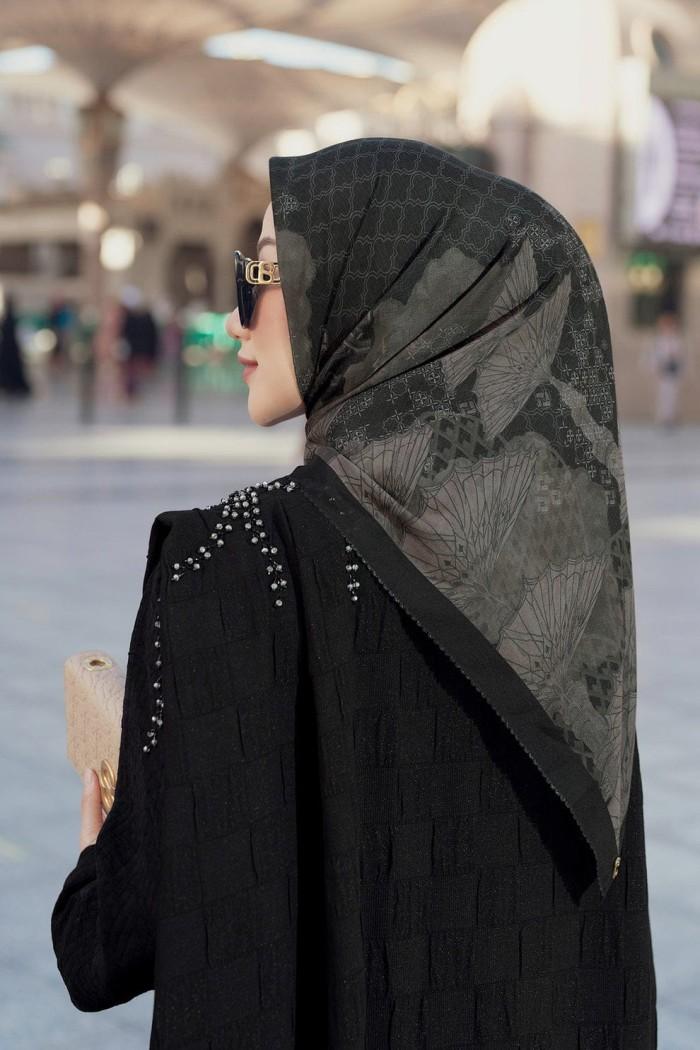 BARU Buttonscarves as is minor defect/ reject modinity warehouse sale