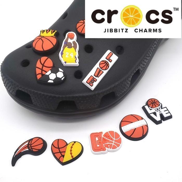PIN SANDAL CROCS JIBBITZ BASKET LOVE HIASAN SENDAL PENGAIT JIBBIT 216