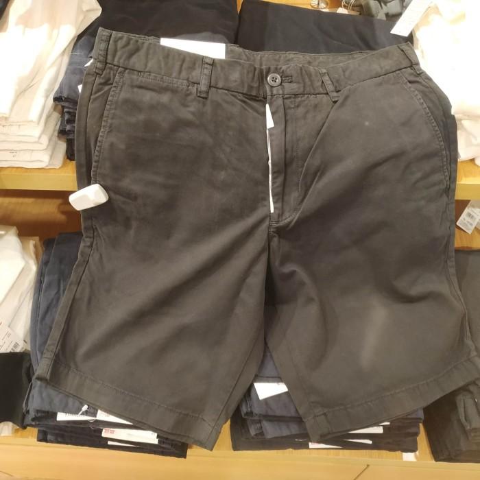 Uniqlo Men Celana Chino Pendek Original (Best Quality)