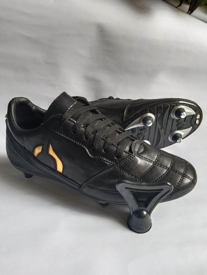 sepatu sepak bola htm pul 6 besi baut kulit sapi