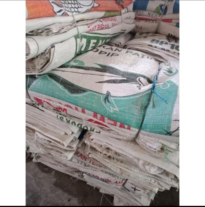 10 LEMBAR KARUNG BEKAS GULA  50 KG BEKAS SEPERTI BARU kuat bagus, karung padi karung serbaguna
