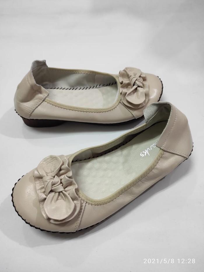 Clarks Kd882 Genuine Leather Sepatu Flat Wanita Terbaru