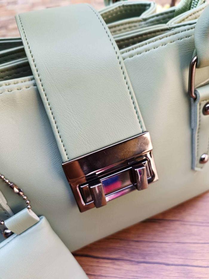 Tas selempang wanita terbaru tas besar 3 ruang simple elegan termurah