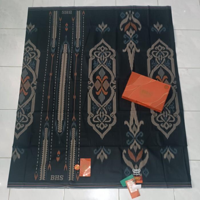 Super Hot!, Sarung Bhs Infinity Gold Motif Pka
