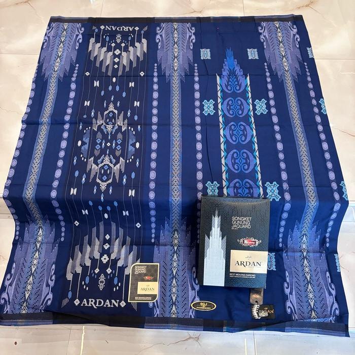 New Trend!, Sarung Ardan Sgj Gold Kardus Hitam Ketjubung