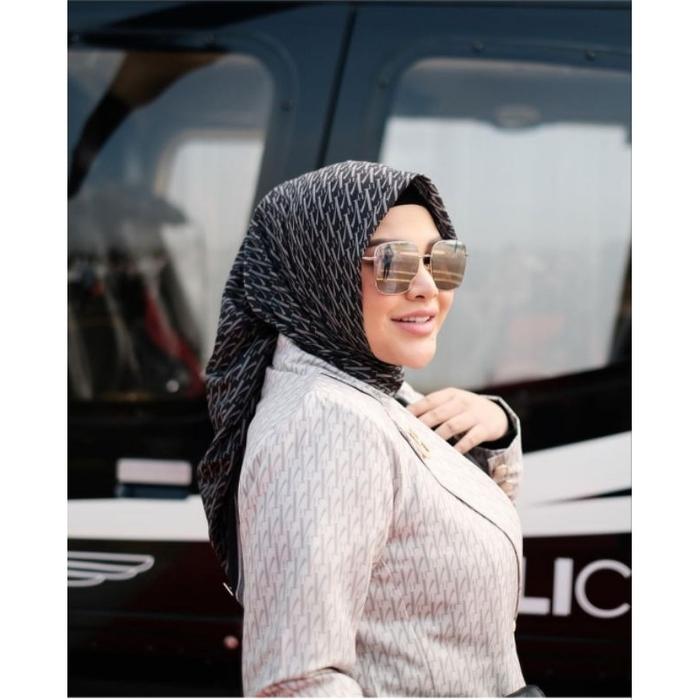 Vanilla Hijab / Monogram Scarf Kind Bold Series