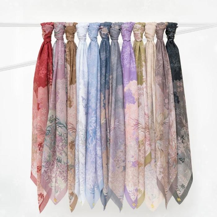 Buttonscarves x Disney : Frozen Series New & Preloved