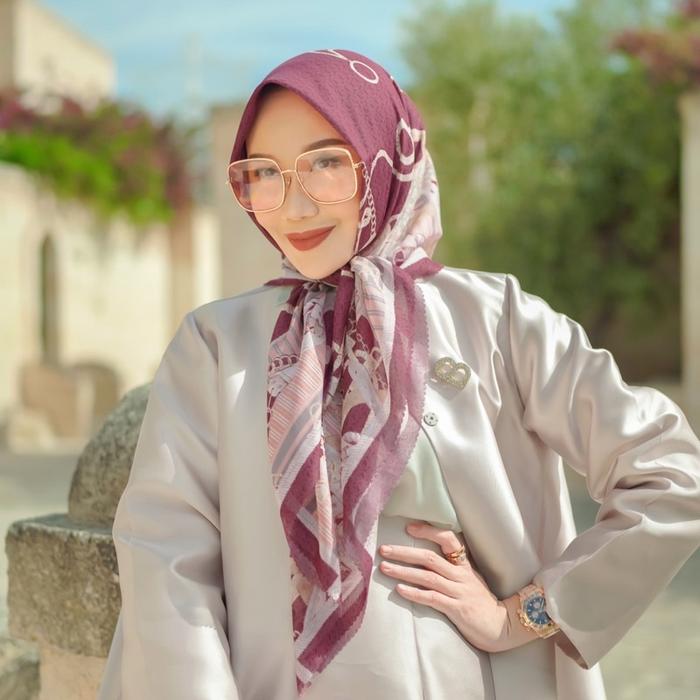 READY BISA GOSEND! BUTTONSCARVES CHAIN DSAKS