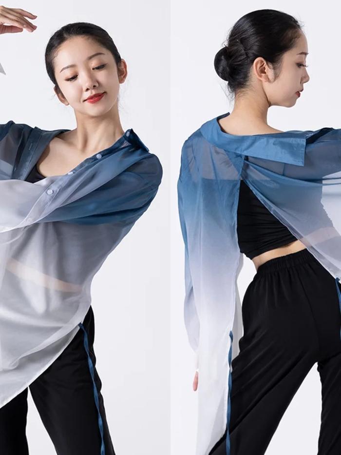 2025 autumn winter long sleeved back with a large slit flowing jacket blue and white gradually chang