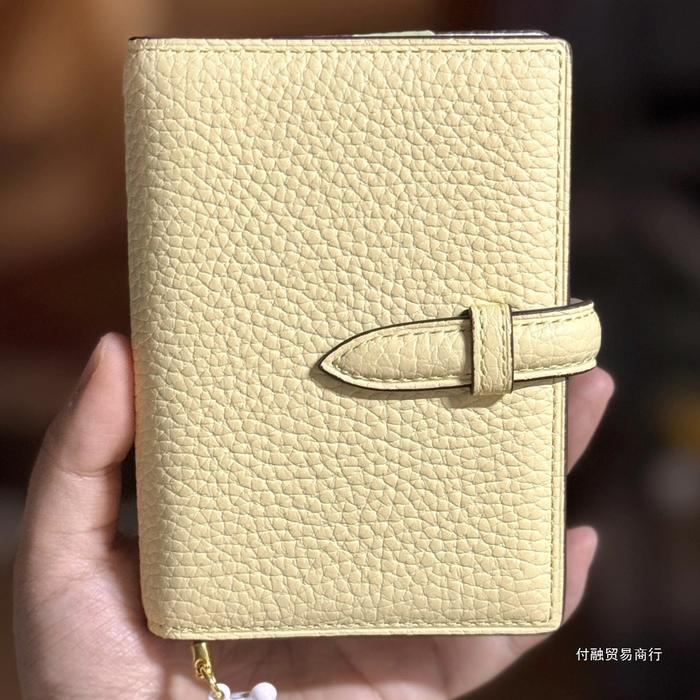Portable High Aesthetic Light Yellow Solid Color Leather M5 Detachable Pages Notebook For Students D