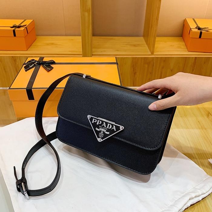 New Small Bag 2024 Fashion Handbag Versatile Shoulder Crossbody Bag Small Square Bag