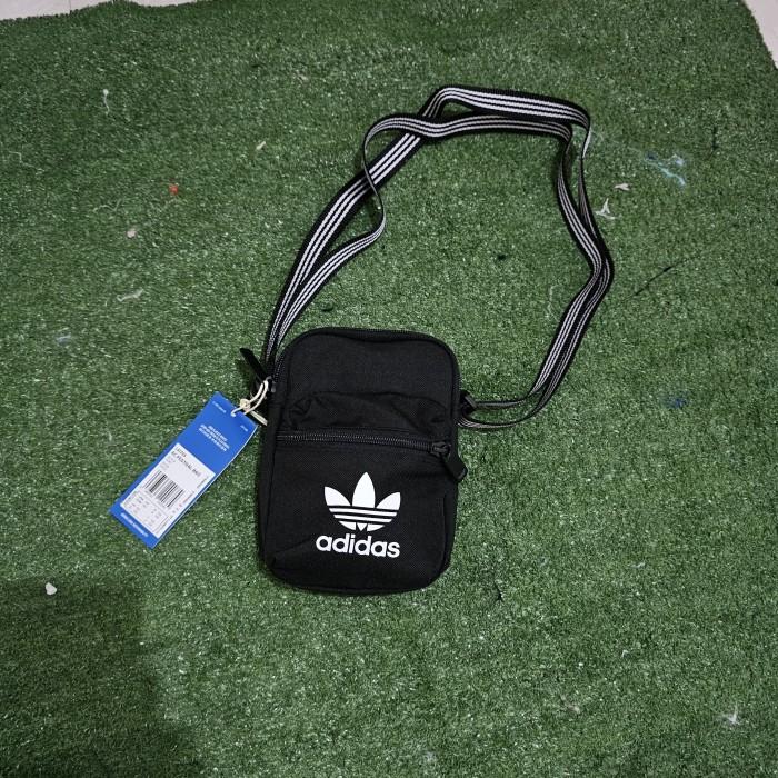 Adidas original adicolour Festival Bag black white bnwt
