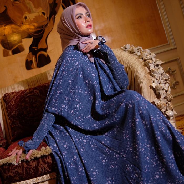 Donna Scarves - The Mika Series Monogram Prayer Robe (Terusan)