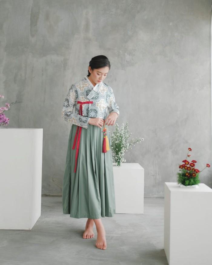 HANBOK BATIK TEGEL DELAPAN WITH DRESS SET