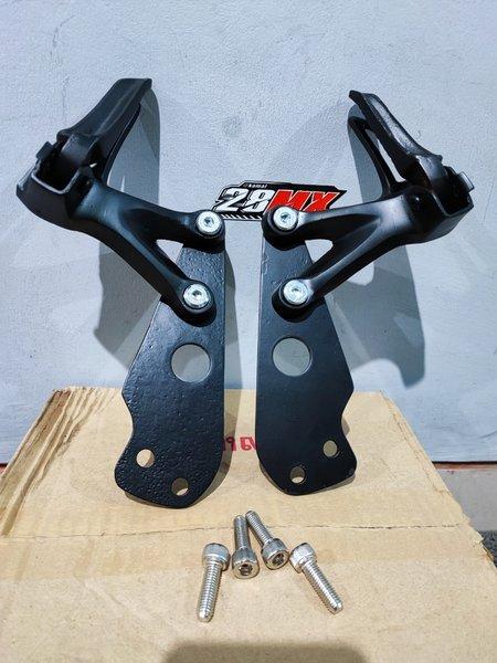 PIJAKAN KAKI BELAKANG KAWASAKI KSR 110 KSR110 PRO SUDAH KOMPLIT SESUAI DI FOTO TERMASUK BAUT PNP KE