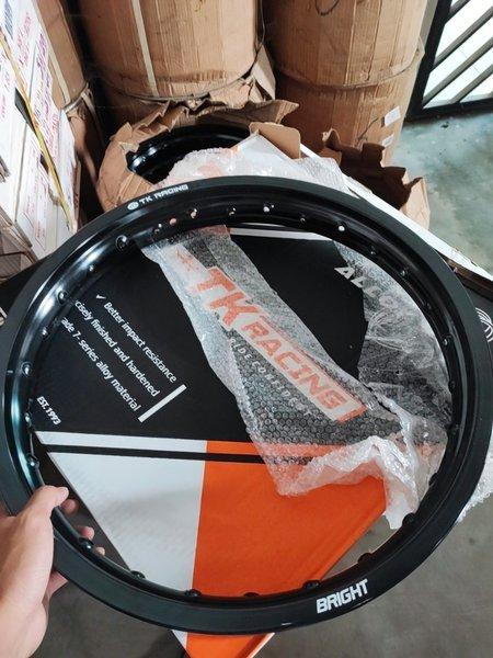 VELG PELEK TK RACING 215x18 HOLE 28 KONDISI BARU
