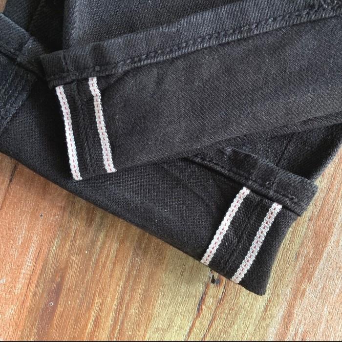 Celana Uniqlo selvege second