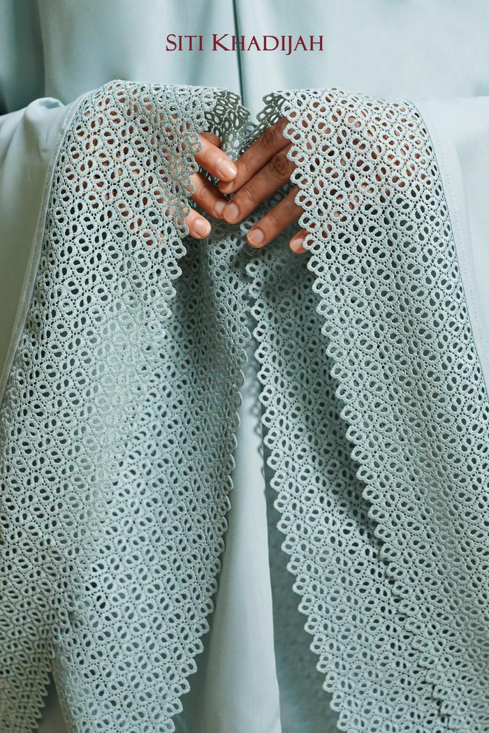 Mukena Siti Khadijah x Buttonscarves - Ulta Fine Lace Prayer Robe