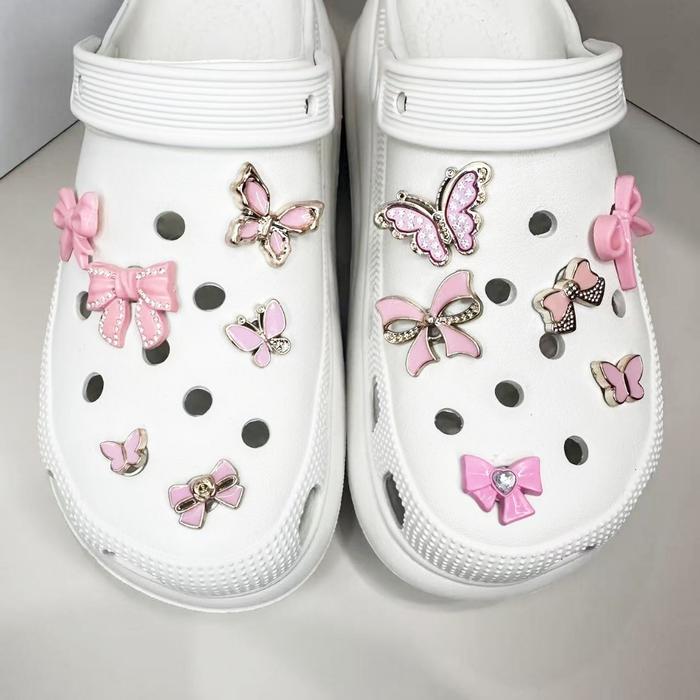 Jibbitz Crocs Wanita Crocs Perempuan Jibbitz Charms Pin sendal crocs A30
