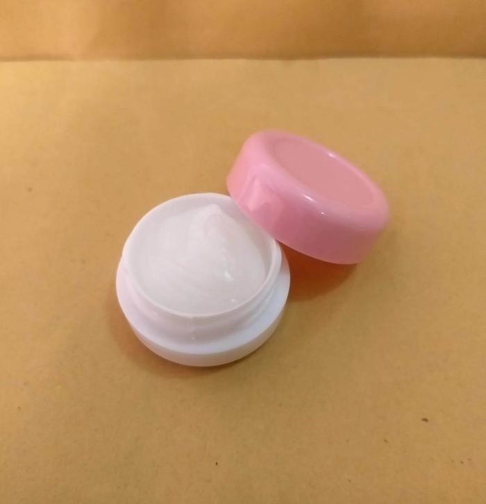 Cream anti Iritasi wajah merah 5gr untuk wajah yang terkena iritasi akibat penggunaan cream malam pe