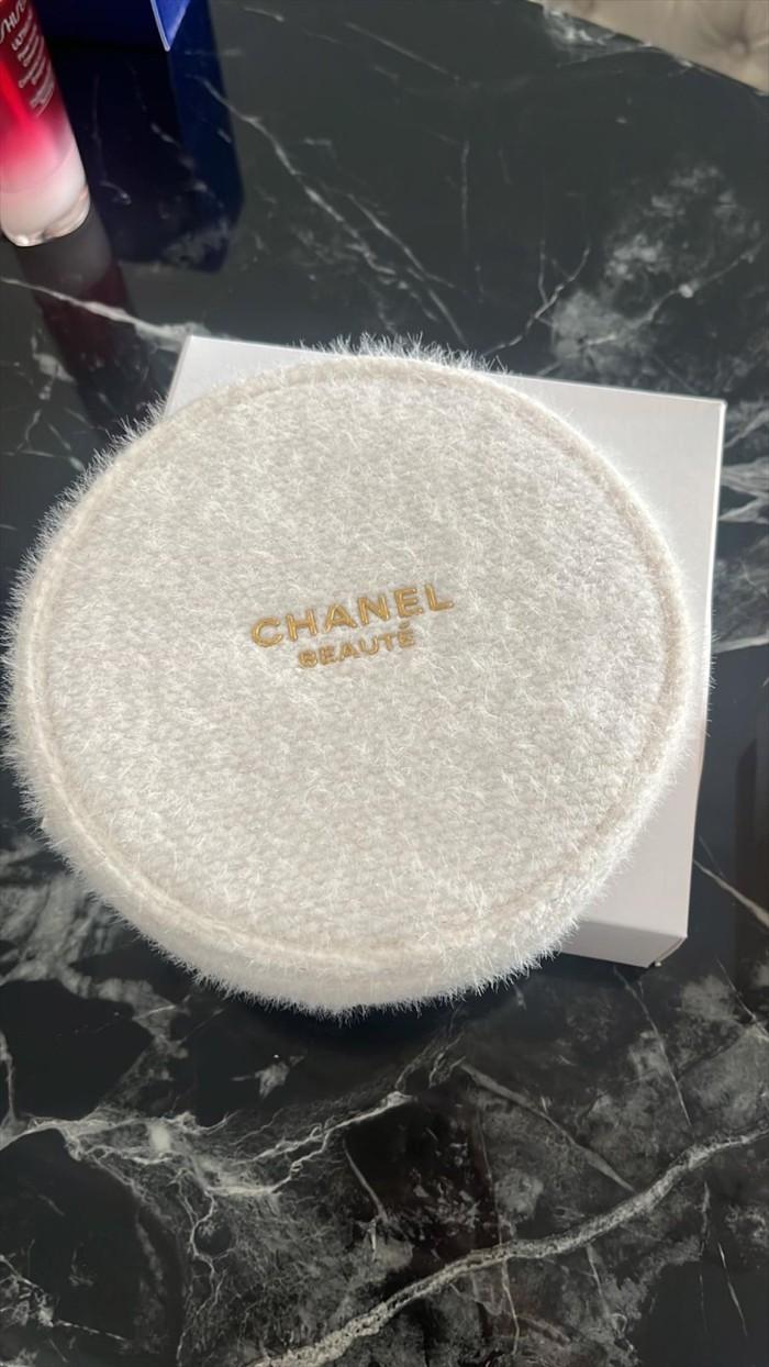Chanel Pouch Bulat (_,New,_)