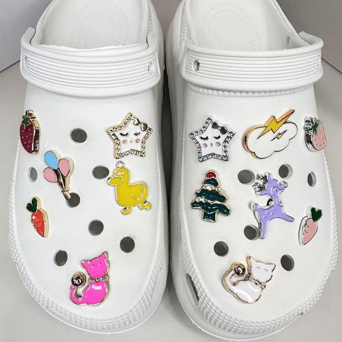 Jibbitz Crocs Wanita Permata Jibbitz Charms Pin sendal crocs A36