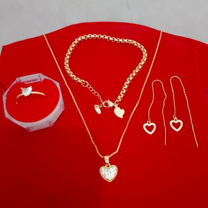 Perhiasan Satu Set Titanium Lapis Emas 18Karat