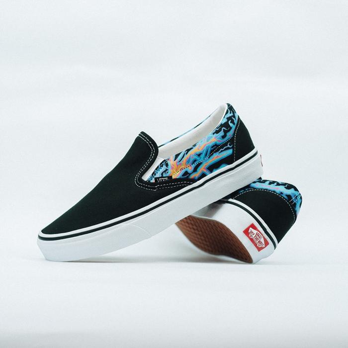 VANS SLIP-ON ELECTRIC FLAME 100% ORIGINAL BNIB BERKUALITAS