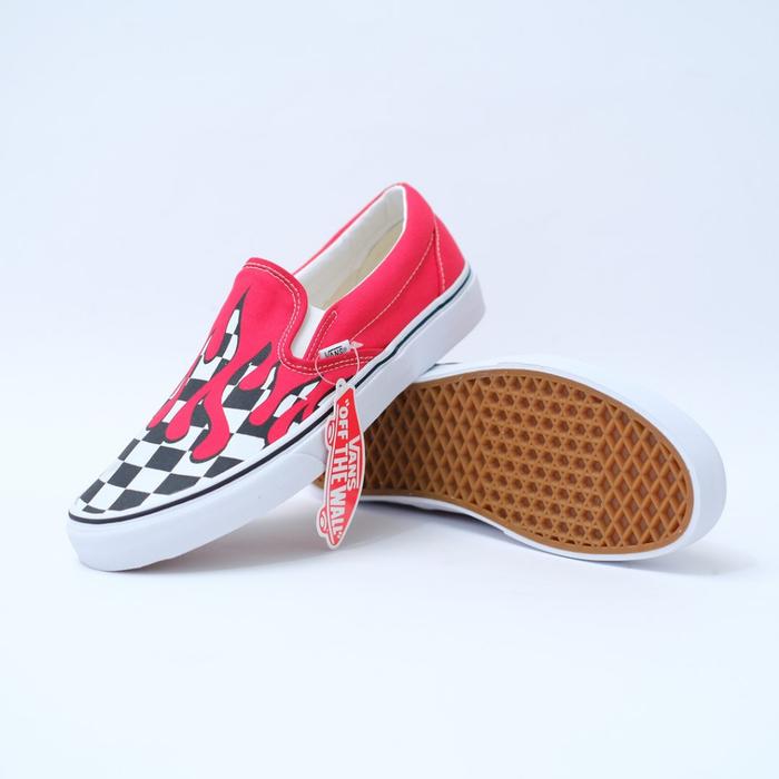 VANS SLIP ON CHECKERBOARD FLAME RED ORIGINAL 100% BERKUALITAS