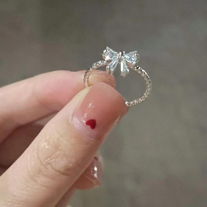 New Arrived Romantic Lovely White Bowknot Rings Female Exquisite Jewelry Ring with Shiny Bow Tie Zir